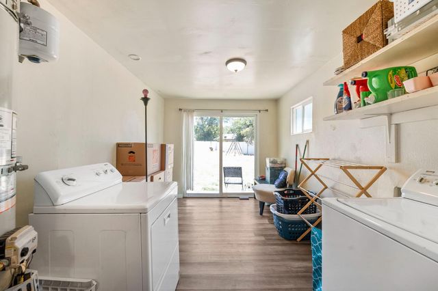 1038 Macarlen Way, Sacramento, CA 95815