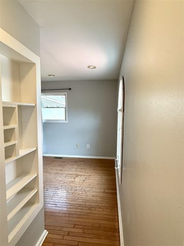 15860 Lexington, Redford, MI 48239