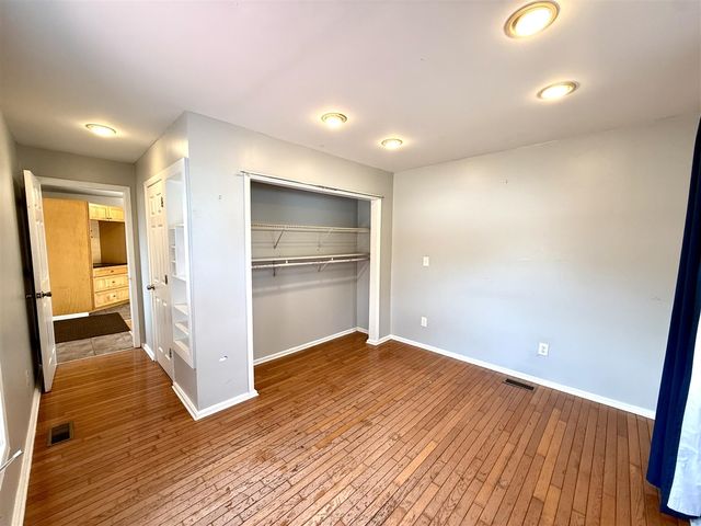 15860 Lexington, Redford, MI 48239