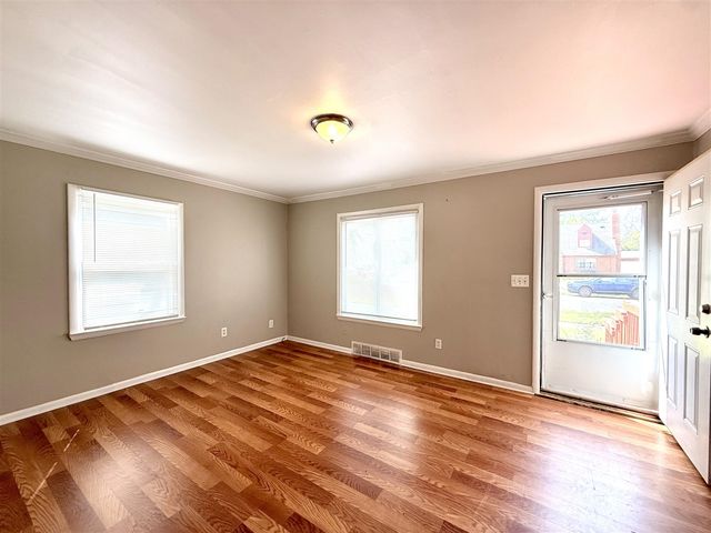 15860 Lexington, Redford, MI 48239