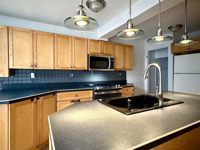 15860 Lexington, Redford, MI 48239