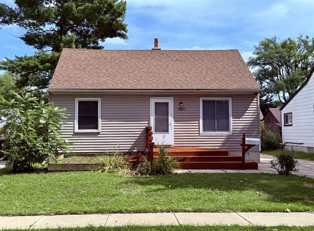 15860 Lexington, Redford, MI 48239
