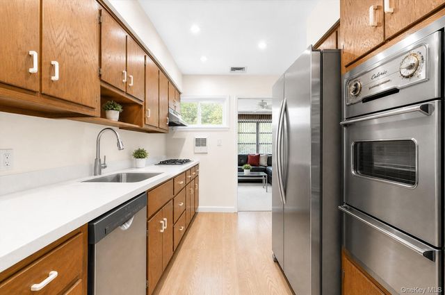 21909 Peck Avenue, Queens Village, NY 11427