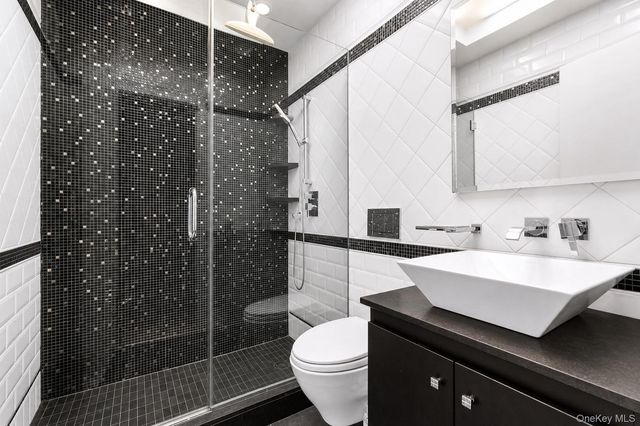 21909 Peck Avenue, Queens Village, NY 11427