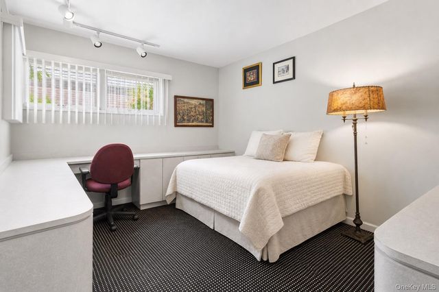 21909 Peck Avenue, Queens Village, NY 11427