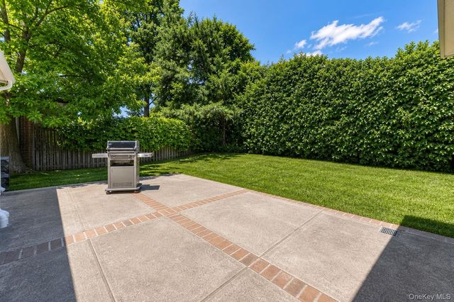 21909 Peck Avenue, Queens Village, NY 11427