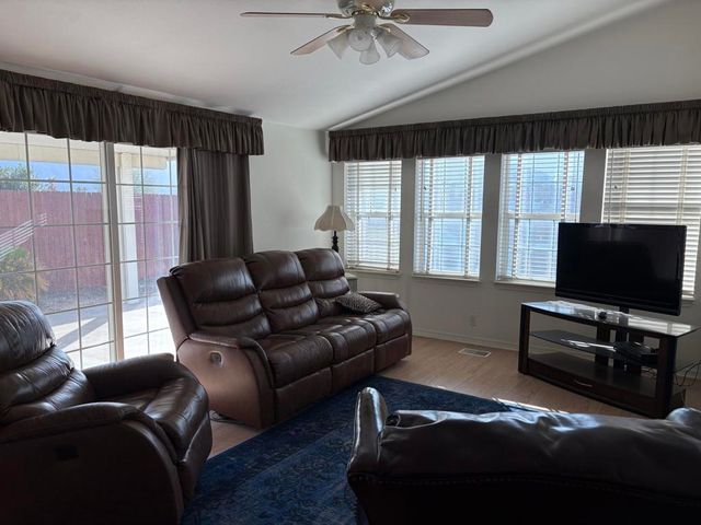 38595 Commons Valley Drive, Palm Desert, CA 92260