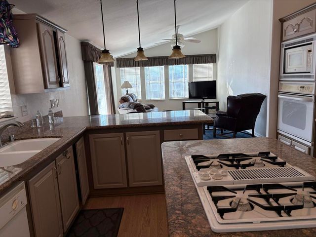 38595 Commons Valley Drive, Palm Desert, CA 92260