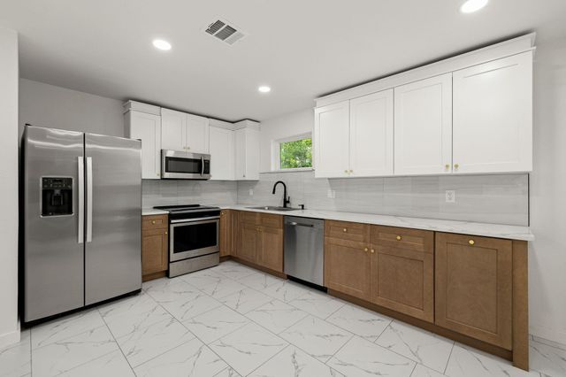 7990 Sparta Street, Houston, TX 77028