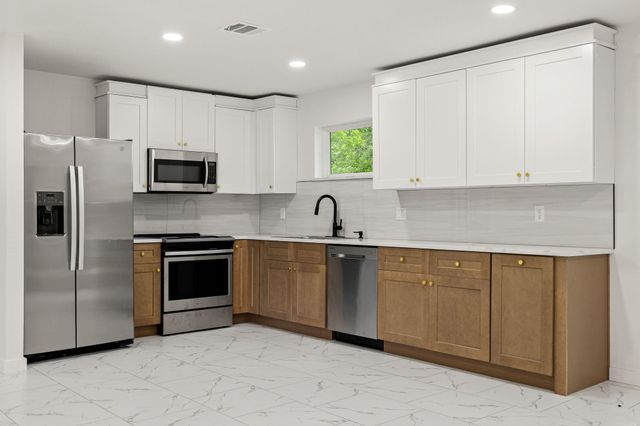 7990 Sparta Street, Houston, TX 77028