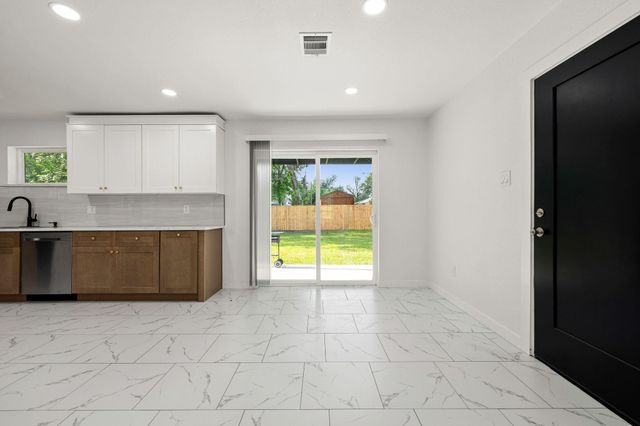 7990 Sparta Street, Houston, TX 77028