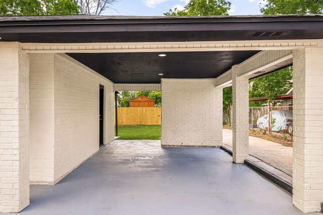 7990 Sparta Street, Houston, TX 77028