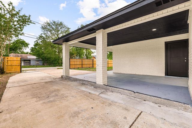 7990 Sparta Street, Houston, TX 77028
