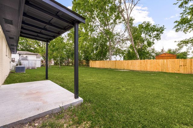 7990 Sparta Street, Houston, TX 77028