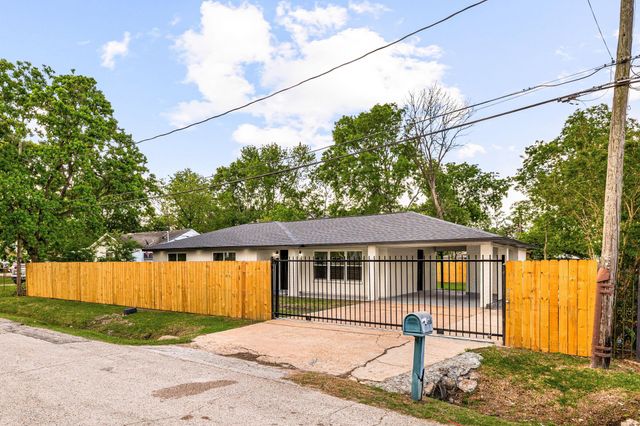 7990 Sparta Street, Houston, TX 77028