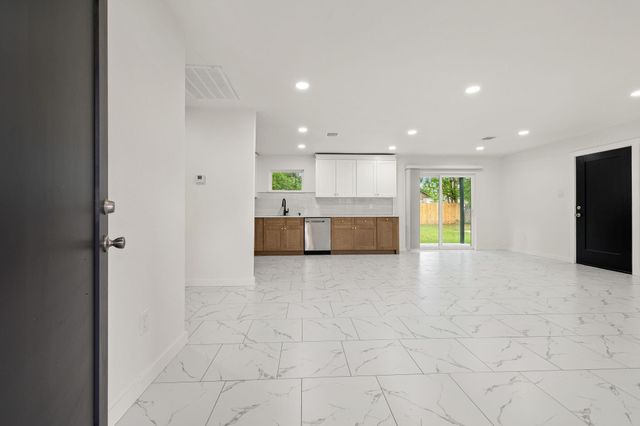 7990 Sparta Street, Houston, TX 77028