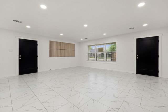 7990 Sparta Street, Houston, TX 77028