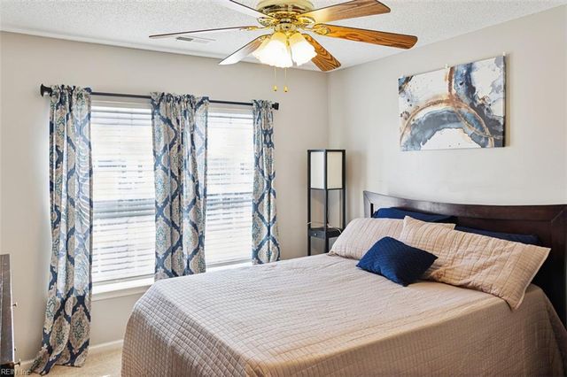 1307 Cheriton LN, Suffolk, VA 23434