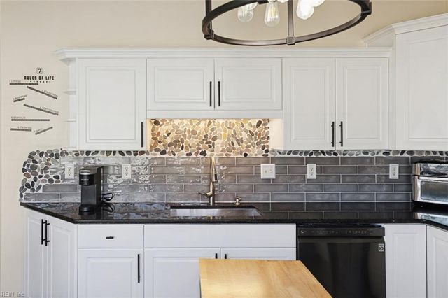 1307 Cheriton LN, Suffolk, VA 23434