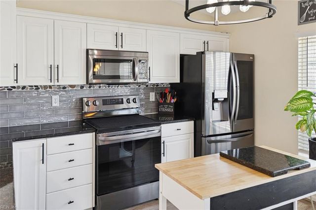 1307 Cheriton LN, Suffolk, VA 23434