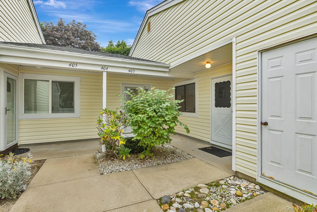 403 Cabot Court E, Saint James, NY 11780 — photo 3