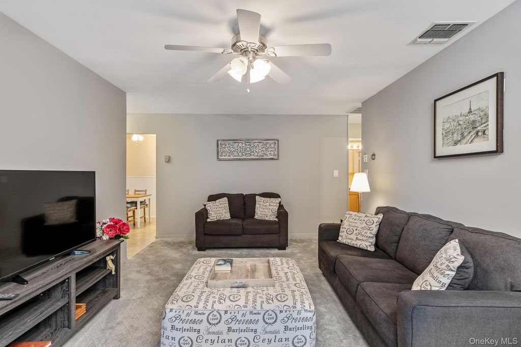 403 Cabot Court E, Saint James, NY 11780 — photo 5