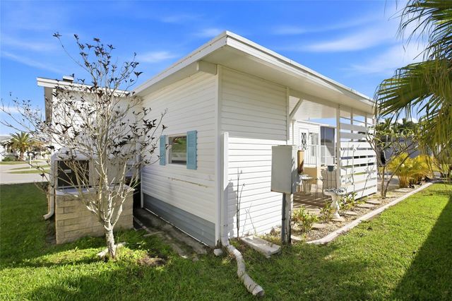 701 AQUI ESTA DRIVE 52, Punta Gorda, FL 33950