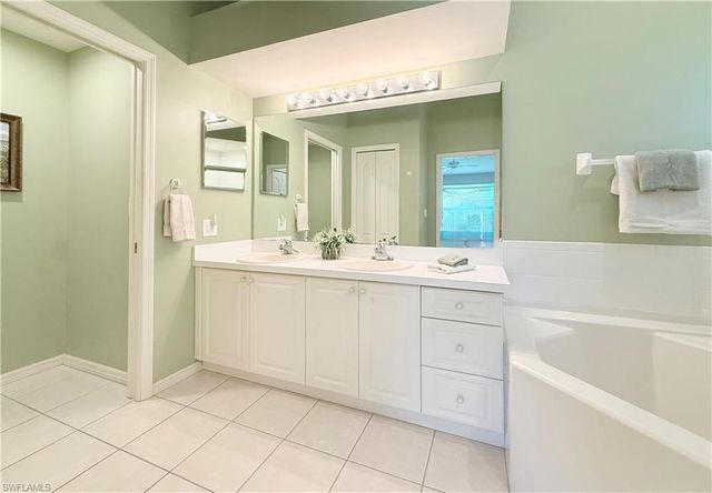 8580 Naples Heritage DR 621, Naples, FL 34112