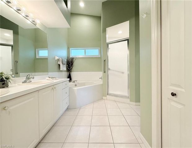 8580 Naples Heritage DR 621, Naples, FL 34112