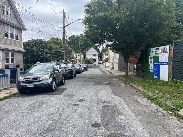 16 Doe Place, Staten Island, NY 10310