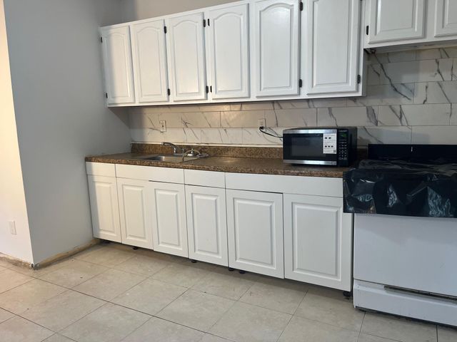 16 Doe Place, Staten Island, NY 10310