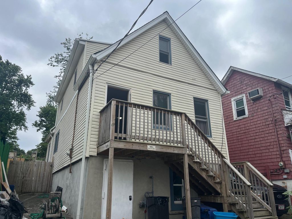16 Doe Place, Staten Island, NY 10310