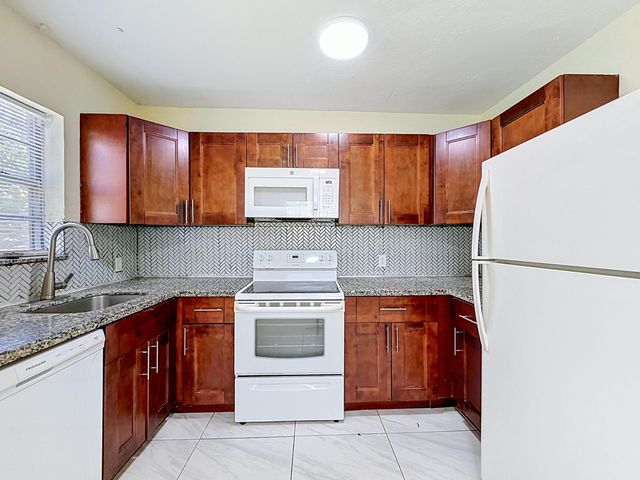 2037 Washington Street, Hollywood, FL 33020