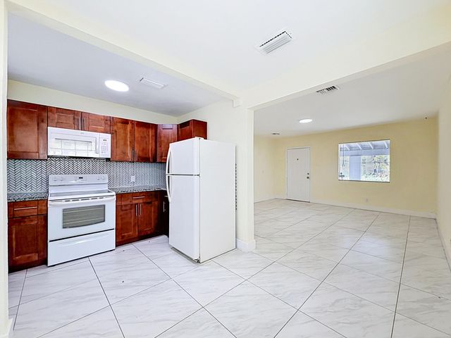 2037 Washington Street, Hollywood, FL 33020