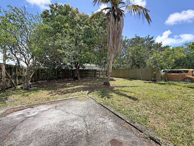 2037 Washington Street, Hollywood, FL 33020