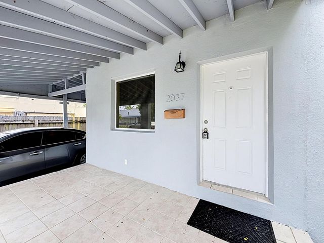 2037 Washington Street, Hollywood, FL 33020