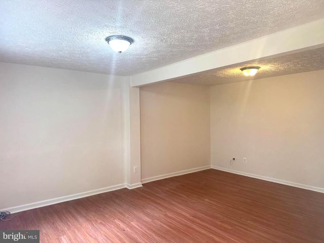 3654 WHARF LN, Triangle, VA 22172
