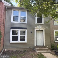 3654 WHARF LN, Triangle, VA 22172