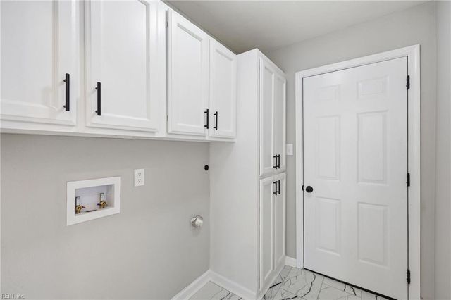 816 Moffat LN, Virginia Beach, VA 23464