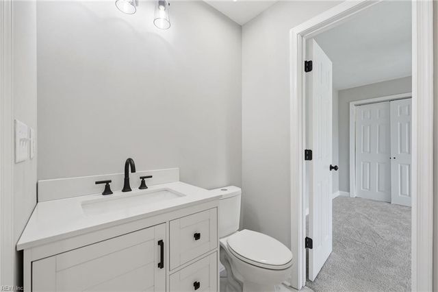 816 Moffat LN, Virginia Beach, VA 23464