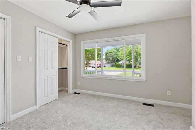 816 Moffat LN, Virginia Beach, VA 23464