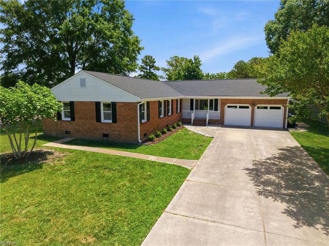 816 Moffat LN, Virginia Beach, VA 23464