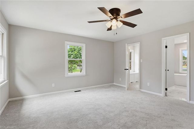 816 Moffat LN, Virginia Beach, VA 23464