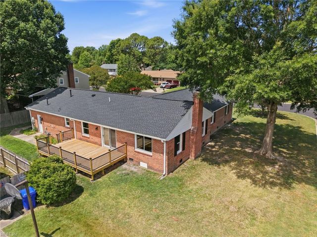 816 Moffat LN, Virginia Beach, VA 23464