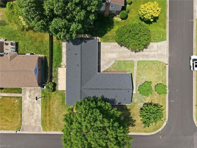 816 Moffat LN, Virginia Beach, VA 23464