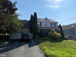137 HAWTHORNE DR, Denver, PA 17517