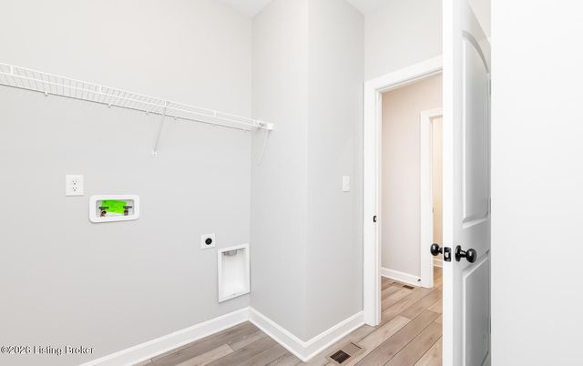 17400 Shakes Creek Dr, Louisville, KY 40023