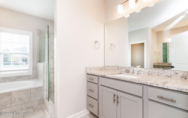 17400 Shakes Creek Dr, Louisville, KY 40023