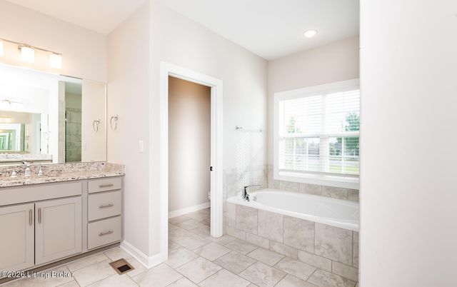 17400 Shakes Creek Dr, Louisville, KY 40023