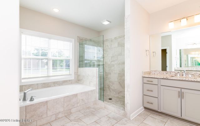 17400 Shakes Creek Dr, Louisville, KY 40023